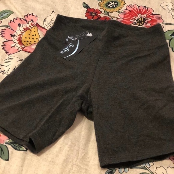 women biker shorts - Picture 4 of 7